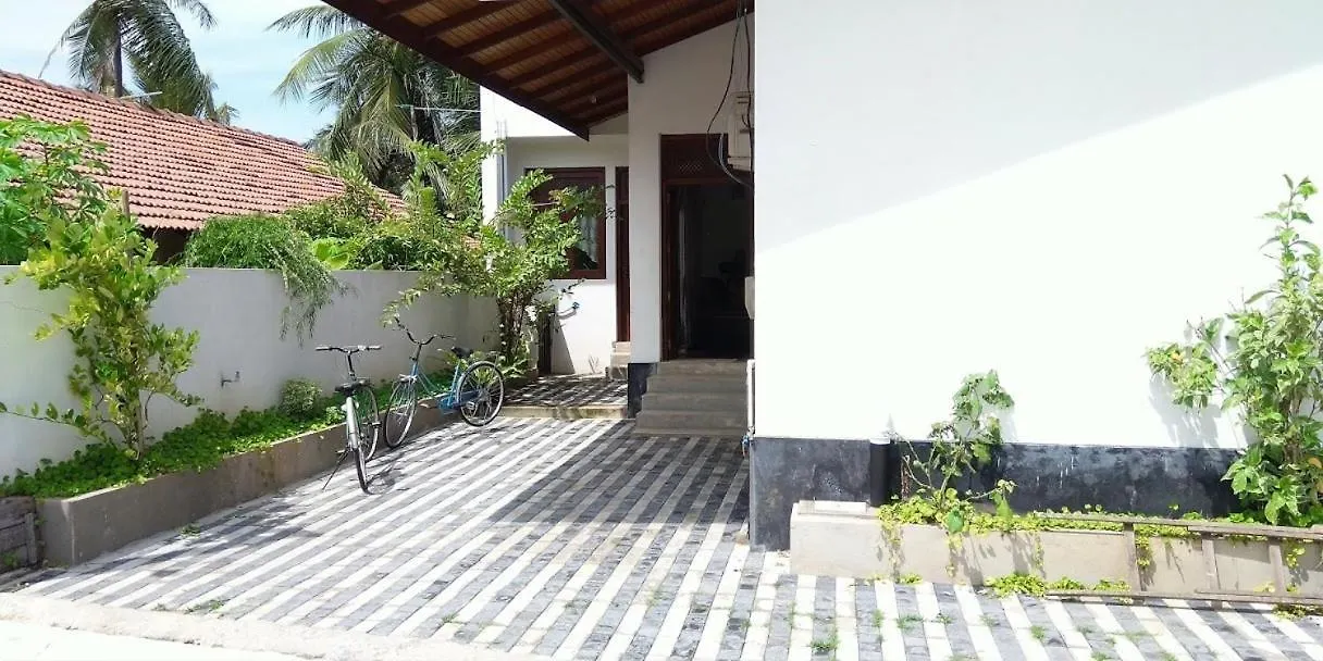 Negombo Holiday Home Шри-Ланка